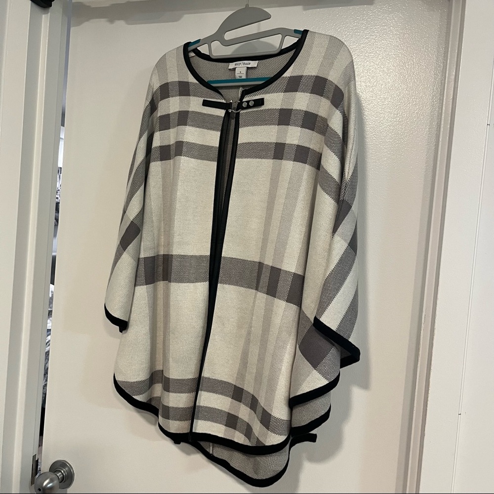 White House black market cape size Small